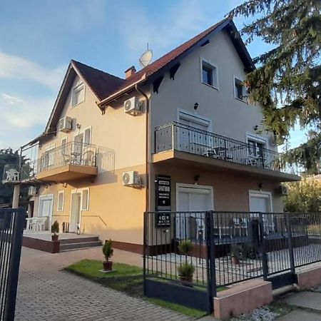 Gabor Aron Apartment Hajdúszoboszló Εξωτερικό φωτογραφία